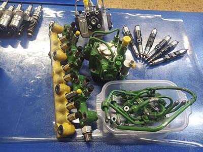 топливная система John Deere на ремонте